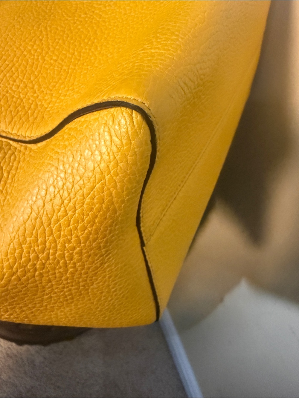 Gucci Large Swing Tote Yellow Pebbled Leather Made in Italy Authentic - Picture 4 of 15